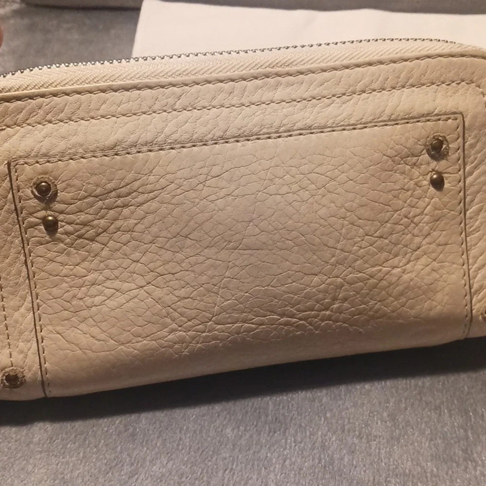 Chloé Paddington Wallet - Picture 8 of 17